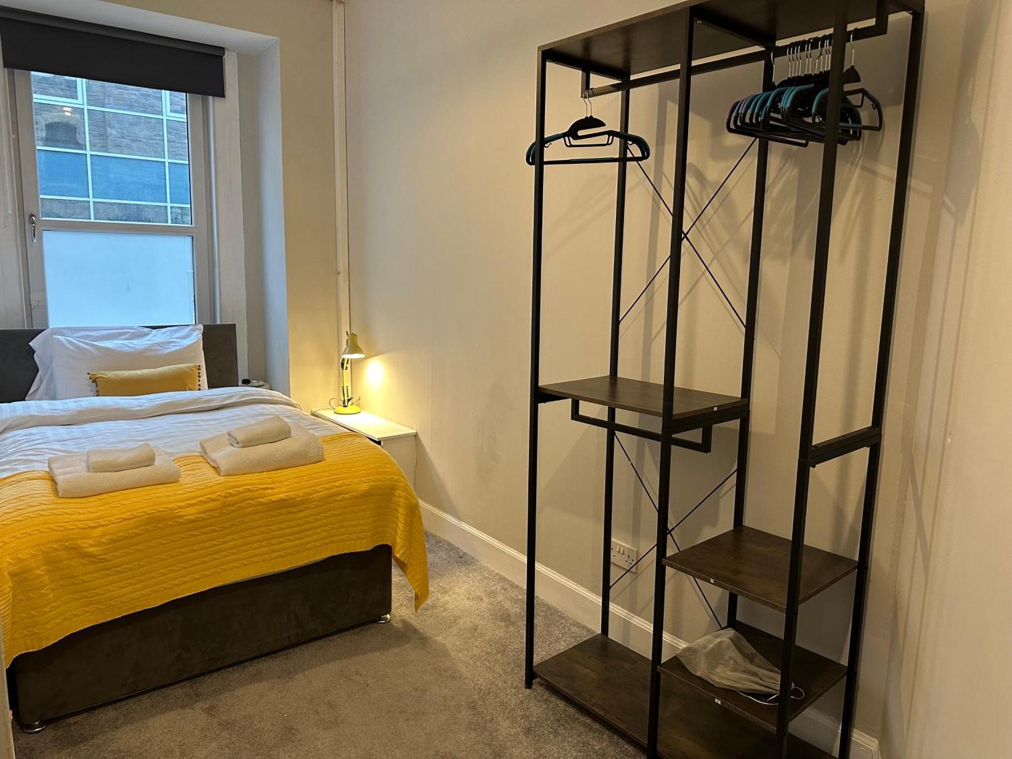 Two Bed Apartment Edinburg Exteriör bild